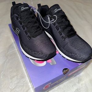Womens Sport By Sketchers 8 Black Venvina 2.0 NIB Size 9